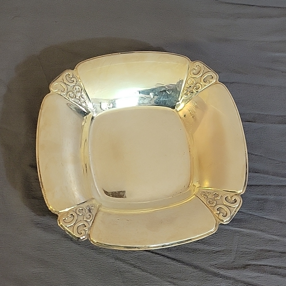 International Silver Co. 6-1/2" Nut Dish #1048 Silverplate